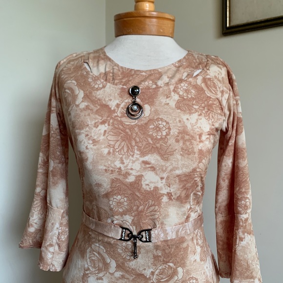 Handmade Golden Beige Cottage Country Dress - Picture 6 of 6